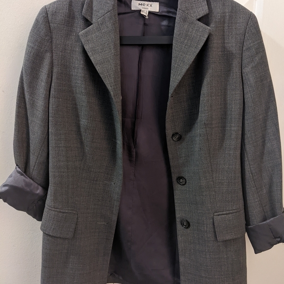 Blazer - Picture 2 of 3